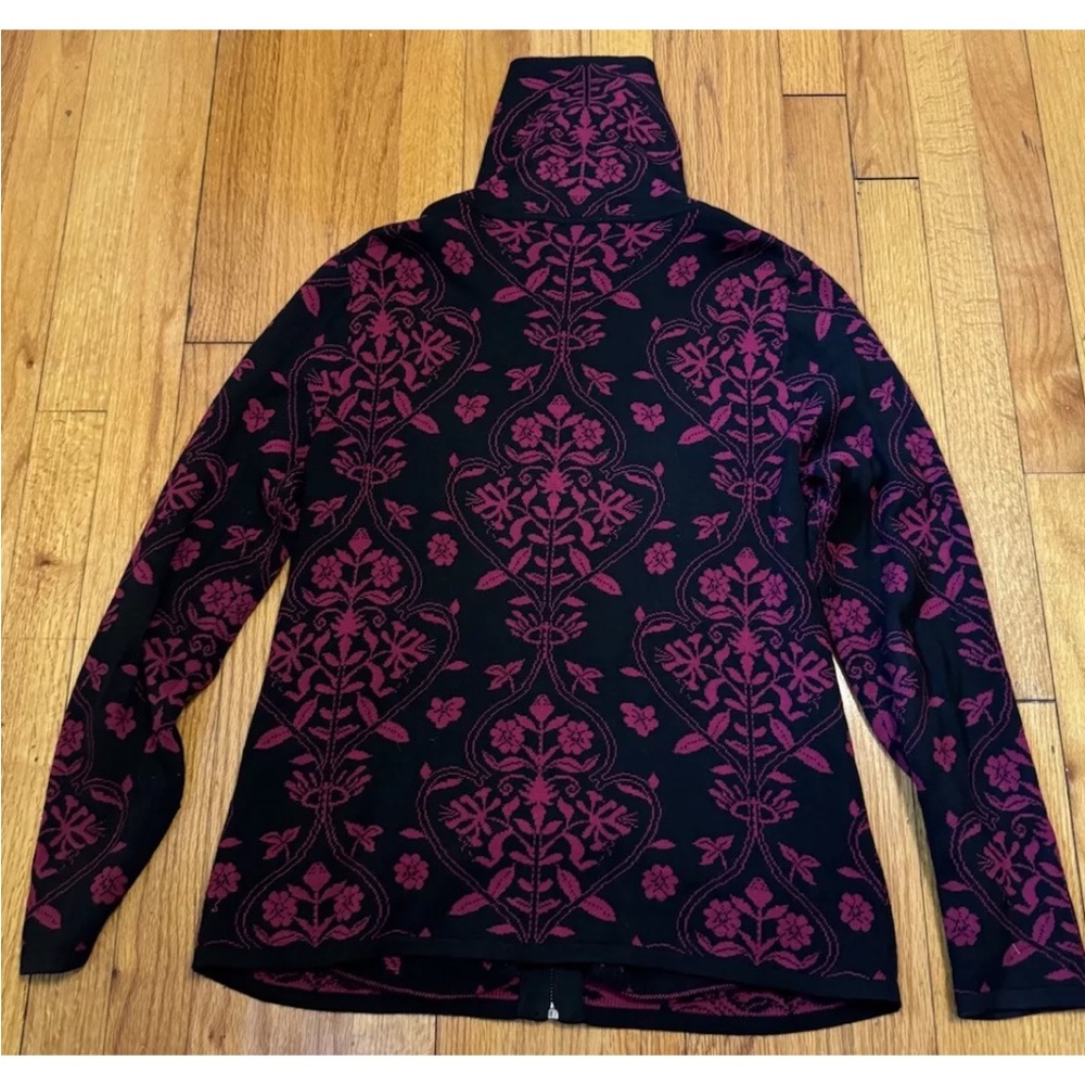 Chicos Cardigan Zip Sweater Size 1 Small Silk Blend Floral Magenta Pink Black - Picture 7 of 9
